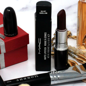 MAC Matte Lipstick - Velvet Rebellion